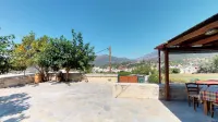 Nana Apartments