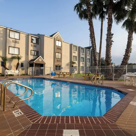 Motel 6 McAllen, TX - East