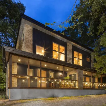 Phoenix Chalets by Hhg