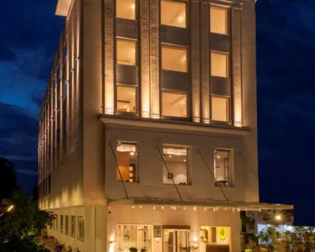 Lemon Tree Hotel Lucknow Hotels in Lucknow