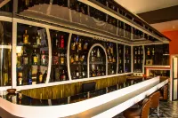 Hotel Seven Lake Paradise