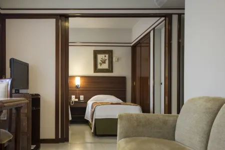 Bristol the Time Berrini Отели рядом с достопримечательностью «Octavio Frias de Oliveira Bridge»