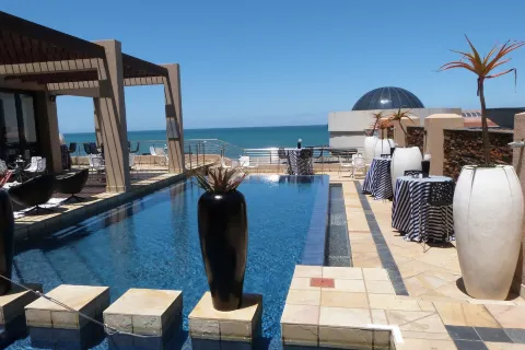 프리미어 호텔 이스트 런던 아이시시