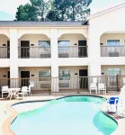 Super 8 by Wyndham Montgomery/ Lake Conroe