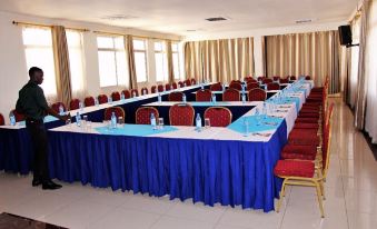 Dlux Hotel