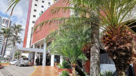 Seaflats Iate Plaza Hotel