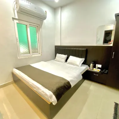 Butterfly Inn Hotels near Dashashwamedh Ghat