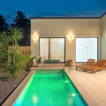 Jeju Stay Eden Dokche Poolvila Pension Отели рядом с достопримечательностью «Тематический парк Sunrise Lands»