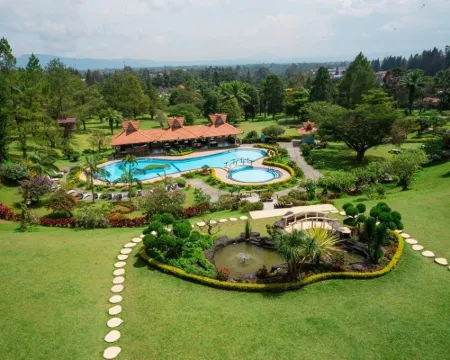 Sinabung Hills Berastagi Hoteles en Berastagi