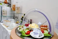 茵格加斯黑措根奧拉赫賓館 - 早餐