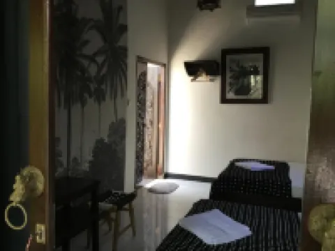 吉利寧靜日旅館