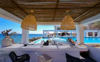 Saint Tropez Boutique Hotel - بار