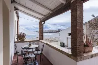 Casa Florus by Wonderful Italy Hotels near Museo Archeologico Regionale P. Orsi