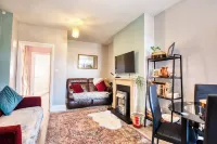 Beach & Dreamland Nearby -Pet Friendly & Garden