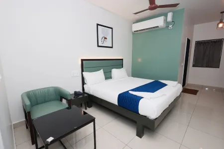 THE LOTUS PARK Отели рядом с достопримечательностью «Sri Mukeshwara Swamy Temple, Sri Kalahasti»