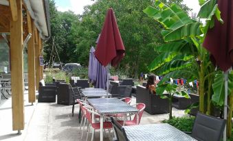 Camping 3 étoiles - Piscine - Ccbahd0