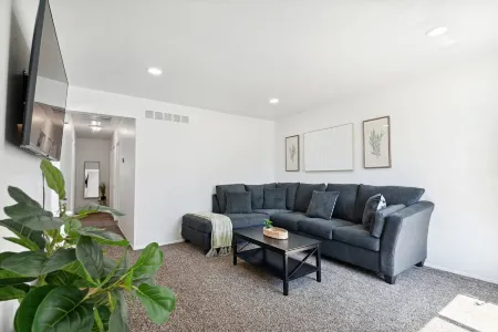 3 Bedroom Urban Retreat close to Downtown