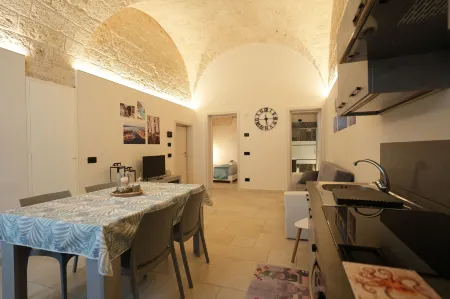 La Casetta Отели рядом с достопримечательностью «Greetings from Mola di Bari»