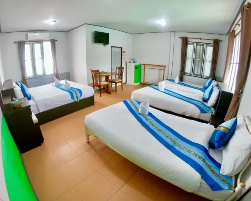 Revolution Hostel Pai Hotels near The Land Split