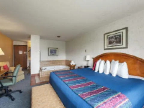 Iron Ridge Inn Motel Hotels in Dodge County