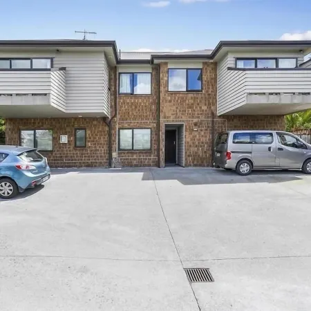 Lorne Apartments Отели в г. Гамильтон