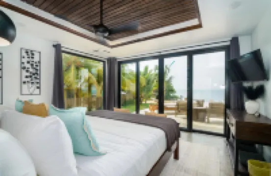 Sand Castle Vista - Spacious 4-Bed Villa in Placencia Village w Pool Hotels in 