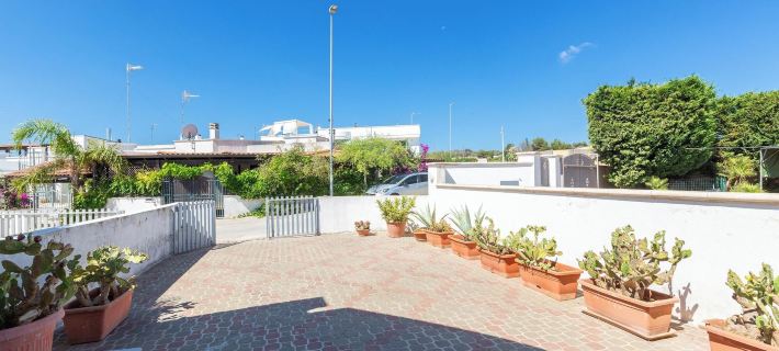 4138 La Casa Delle Giare by Barbarhouse Ξενοδοχεία στην πόλη Leuca