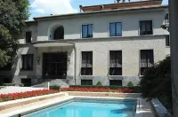 Floris Guest House