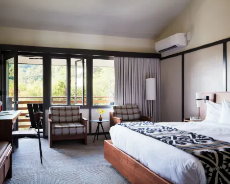 Skyline Lodge Hotels in Highlands