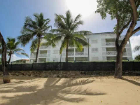 Beachfront Luxury Modern 2-Bed Apt with Pool by BSL Rentals Hoteles en Durants