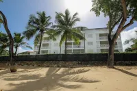 Beachfront Luxury Modern 2-Bed Apt with Pool by BSL Rentals Hotels near Paynes Bay
