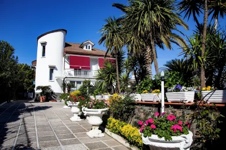 Hotel Ibisco Suites & Relax Отели в г. Quarto