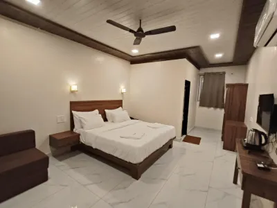 Mount Bliss Resort Hotels near Turbhe village poladpur
