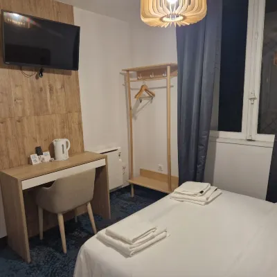 Phenix Hôtel Limoges Hotels near Jardins de l'Eveche