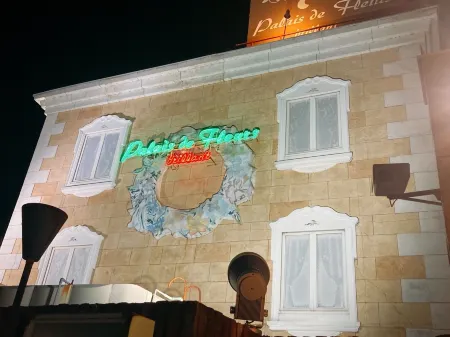 Osaka Palais de Fleurs – Adults Only Отели рядом с достопримечательностью «Osaka University Toyonaka Campus»