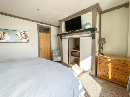 7 Guests 2Br 2BA Pool Hot Tub & Game Room at Cbl Отели рядом с достопримечательностью «Брайан Хед Резорт»