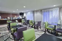La Quinta Inn & Suites by Wyndham Cleveland Macedonia Hotels in Macedonia