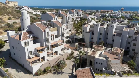 Casa Nima by Lumina Отели рядом с достопримечательностью «Isis Healing House Alternative Therapies & seven Zenses Cabo Spa»