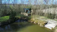 Tadnoll Escape- Shepards Hut- Sleeps 2- Bbq- Lake Hotels in Bere Regis