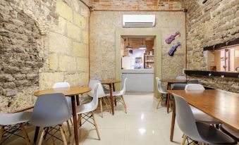 Adhoc Boutique Barrio Antiguo