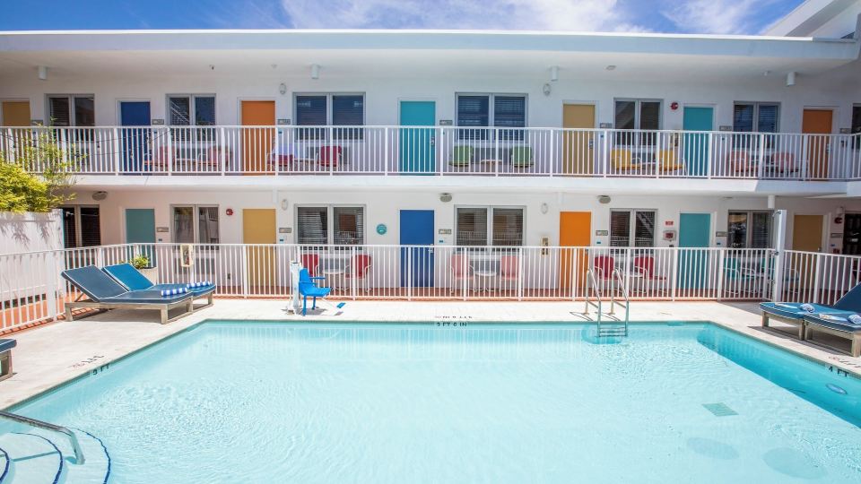 Waterside Hotel and Suites