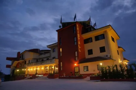 Kristall Palace Hotel Отели в г. Атена-Лукана