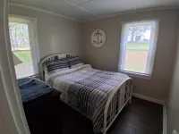 Newland's Resort: Cozy Channel Front Cottage #1 on Indian Lake with a Boat Dock