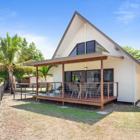 Cardwell Beachcomber Motel & Tourist Park