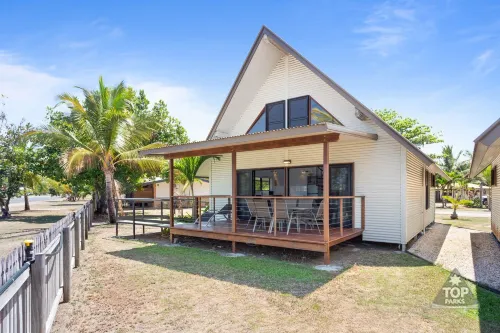 Cardwell Beachcomber Motel & Tourist Park Hotels in Cardwell