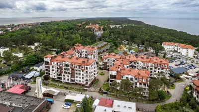 Apartamenty Sun & Snow Continental Blisko plaży Hôtels à : Krynica Morska