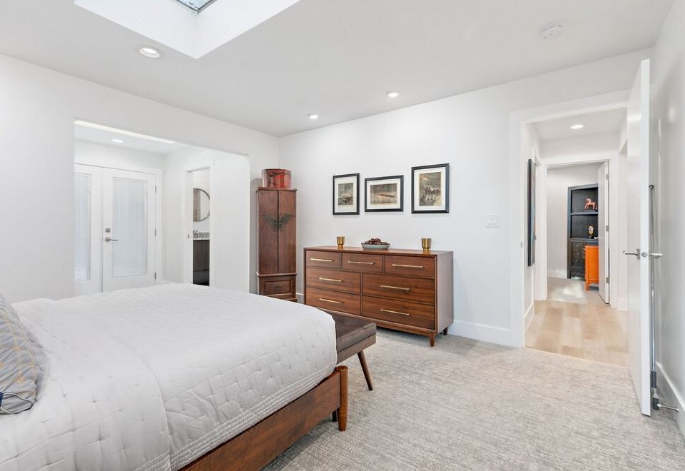 Gorgeous, Cozy, Eichler Inspired House. Min from 7 Ski Areas with ...