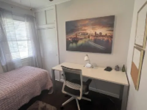 Pet-Friendly Charming  & Cozy 3-bedroom house AC & WiFi in pleasant Youngstown Hotels in Boardman Township