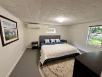 Newly renovated 2-bedroom cottage conveniently located with all the amenities!