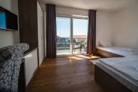 Villa Flavia and Alba - Private Pool Hotels in Opcina Novalja